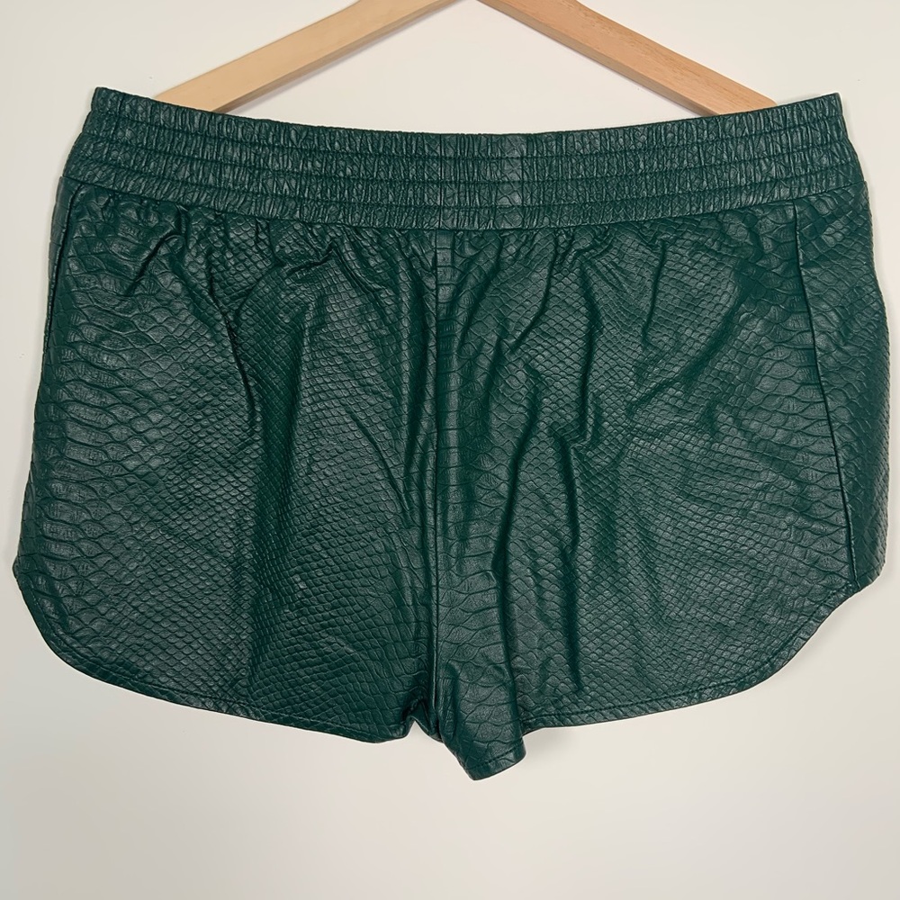 Lovers + Friends short color green size M